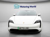 Begagnad Porsche Taycan Performance Package 419 kW (571 HK) 2023 Vit Kombi