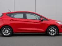 Used Ford Fiesta Zetec 70 HP (51 kW) 2019 Red Hatchback