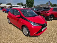 Used Toyota Aygo X-play 68 HP (50 kW) 2017 Red Hatchback