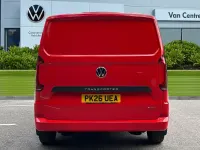 Nouă VW Transporter Pro 150 CP (110 kW) 2026 Roșu Van