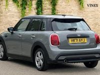 Usado Mini Cooper Classic 134 HP (98 kW) 2021 Cinzento Citadino