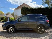 Begagnad Subaru Forester 2016 Grå SUV