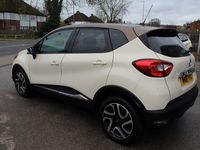 Used Renault Captur Iconic 110 HP (80 kW) 2016 Brown/cream SUV