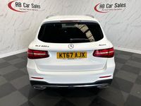 Begagnad Mercedes GLC220 AMG line 2018 Vit Kombi