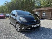Gebraucht Toyota Aygo 68 PS (50 kW) 2013 Schwarz Kleinwagen