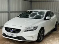 Used Volvo V40 R-Design 115 HP (84 kW) 2015 White Hatchback