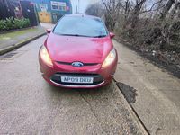 Usado Ford Fiesta Zetec 82 HP (60 kW) 2009 Vermelho Citadino