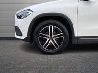 Used Mercedes GLA180 Executive 136 HP (100 kW) 2021 Polar white SUV