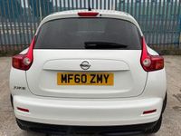 Usado Nissan Juke Acenta 115 HP (84 kW) 2010 Branco SUV
