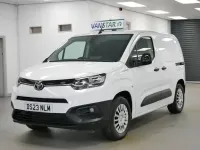 Usado Toyota Proace 100 kW (136 CV) 2023 Blanco Monovolumen
