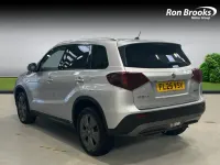 Używany Suzuki Vitara 116 KM (85 kW) 2025 Srebrny SUV