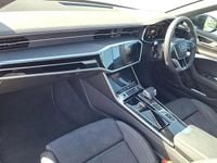 Usado Audi A6 Black Edition 200 HP (147 kW) 2025 Cinzento Carrinha