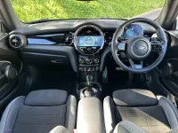 Używany Mini Cooper Hatch 134 KM (98 kW) 2023 Czerwony Hatchback