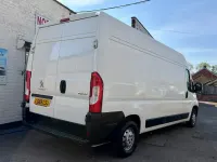 Begagnad Peugeot Boxer 140 HK (102 kW) 2019 Vit Van