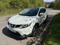 Used Nissan Qashqai Tekna 110 HP (80 kW) 2015 White SUV