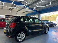 Begagnad VW Polo SE 2014 Svart Halvkombi