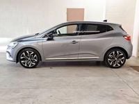 Używany Renault Clio V Techno 90 KM (66 kW) 2023 Szary Hatchback