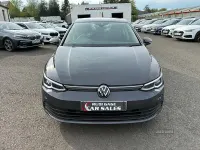 Usado VW Golf VIII Life 130 HP (95 kW) 2024 Cinzento Citadino