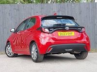 Second-hand Toyota Yaris Hybrid 116 CP (85 kW) 2023 Roșu Hatchback