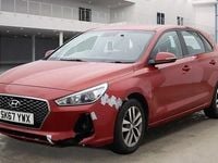 Used Hyundai i30 SE 120 HP (88 kW) 2017 Red Hatchback