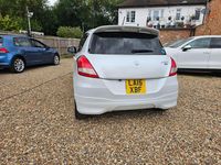 Usado Suzuki Swift SZ4 82 HP (60 kW) 2025 Branco Citadino
