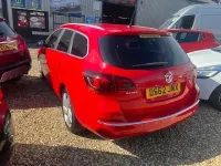 Usado Vauxhall Astra SRi 2013 Rojo Familiar