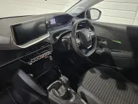 Used Peugeot 208 Active 75 HP (55 kW) 2024 Yellow Hatchback