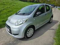 Usado Citroën C1 68 CV (50 kW) 2011 Gris Utilitario