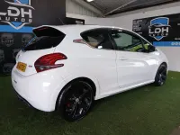 Used Peugeot 208 Prestige 205 HP (150 kW) 2016 White Hatchback