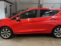 Used Ford Fiesta Zetec 70 HP (51 kW) 2017 Red Hatchback