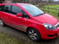 Used Vauxhall Zafira 115 HP (84 kW) 2013 Red MPV