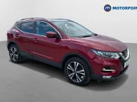 Used Nissan Qashqai N-Connecta 140 HP (102 kW) 2019 Red SUV