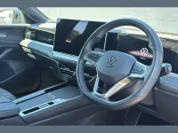 Begagnad VW Passat R-line 150 HK (110 kW) 2024 Grå Kombi