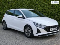Used Hyundai i20 Advanced 100 HP (73 kW) 2023 White Hatchback