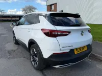 Used Vauxhall Grandland X S 130 HP (95 kW) 2018 White SUV