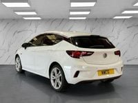 Used Vauxhall Astra SRi 150 HP (110 kW) 2018 White Hatchback