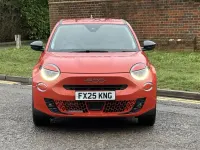 Usado Fiat 600 La Prima 134 HP (98 kW) 2025 Laranja Citadino