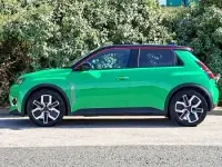 Used Renault R5 Komfort 110 kW (150 HP) 2025 Green Hatchback