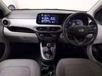 Used Hyundai i10 Premium 67 HP (49 kW) 2023 White Hatchback