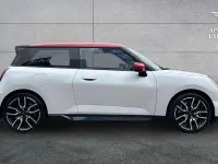 Used Mini Cooper SE Hatch 158 kW (215 HP) 2024 White Hatchback