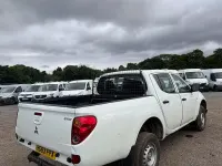 Used Mitsubishi L200 134 HP (98 kW) 2013 White Pickup