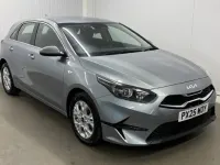 Używany Kia Ceed 158 KM (116 kW) 2025 Srebrny Hatchback