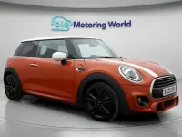 Usado Mini Cooper Hatch 136 HP (100 kW) 2020 Laranja Citadino