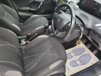 Used Peugeot 208 Active 68 HP (50 kW) 2012 White Hatchback