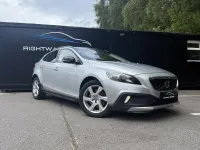 Used Volvo V40 120 HP (88 kW) 2015 Silver Hatchback