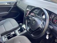 Usado VW Golf VII Match 115 HP (84 kW) 2019 Cinzento Citadino
