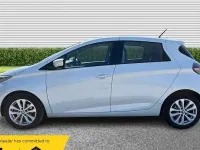 Used Renault Zoe Iconic 100 kW (136 HP) 2021 White Hatchback