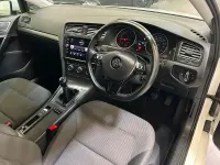 Used VW Golf VII SE 115 HP (84 kW) 2018 White Estate