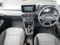 Begagnad Dacia Jogger Extreme 140 HK (102 kW) 2024 Grön Minibuss