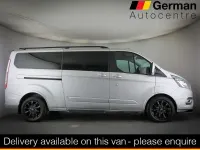 Usado Ford Tourneo Titanium 130 CV (95 kW) 2022 Plateado Monovolumen